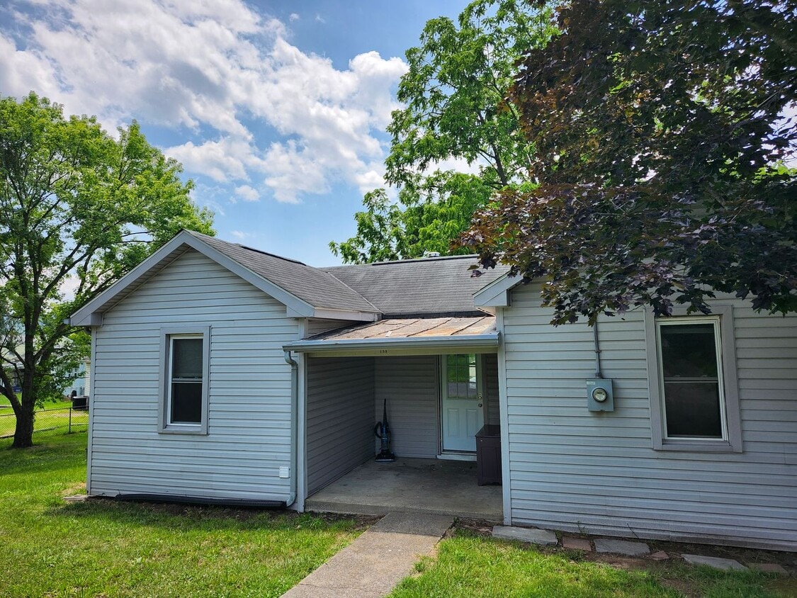 Primary Photo - Single family 2 BR, 1 Bath House in Elkton...