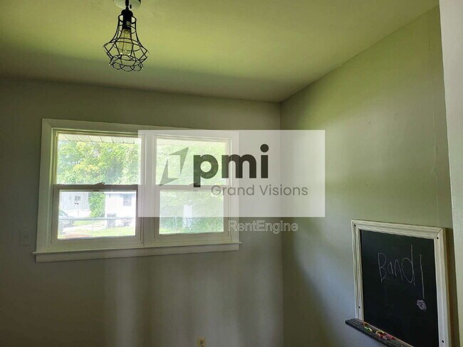Foto del edificio - 1425 S Fairview Ave