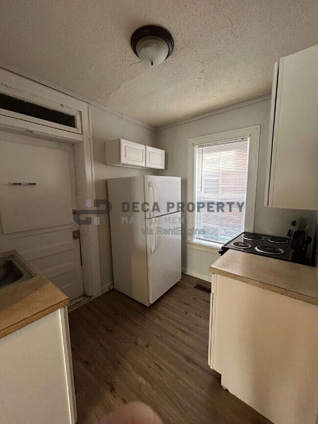 Foto del edificio - 4231 Ellenwood Ave
