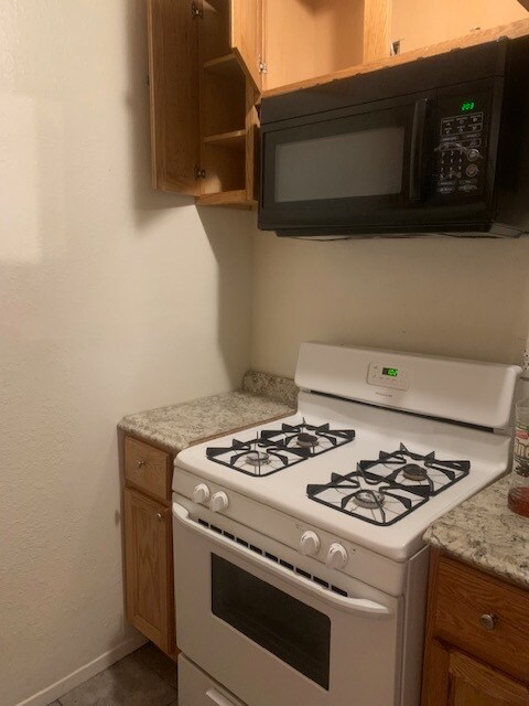 Primary Photo - 1120 N Norman Ct