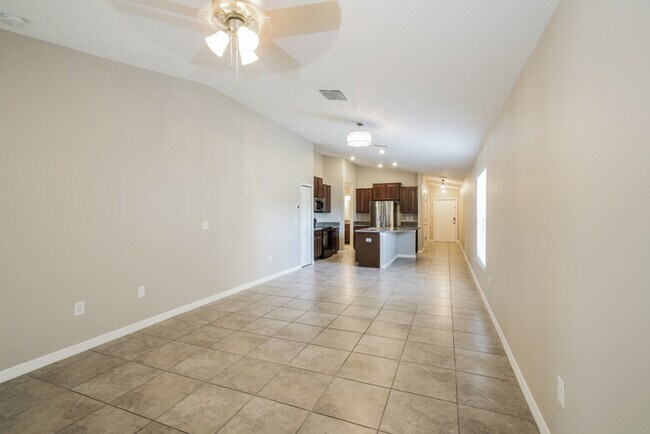 Foto del edificio - 15421 Dark Star Ln
