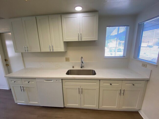 Foto del edificio - 3 Bedroom 2 Bath Home In Rosemont Open House Friday May 8th 4-4:30 PM