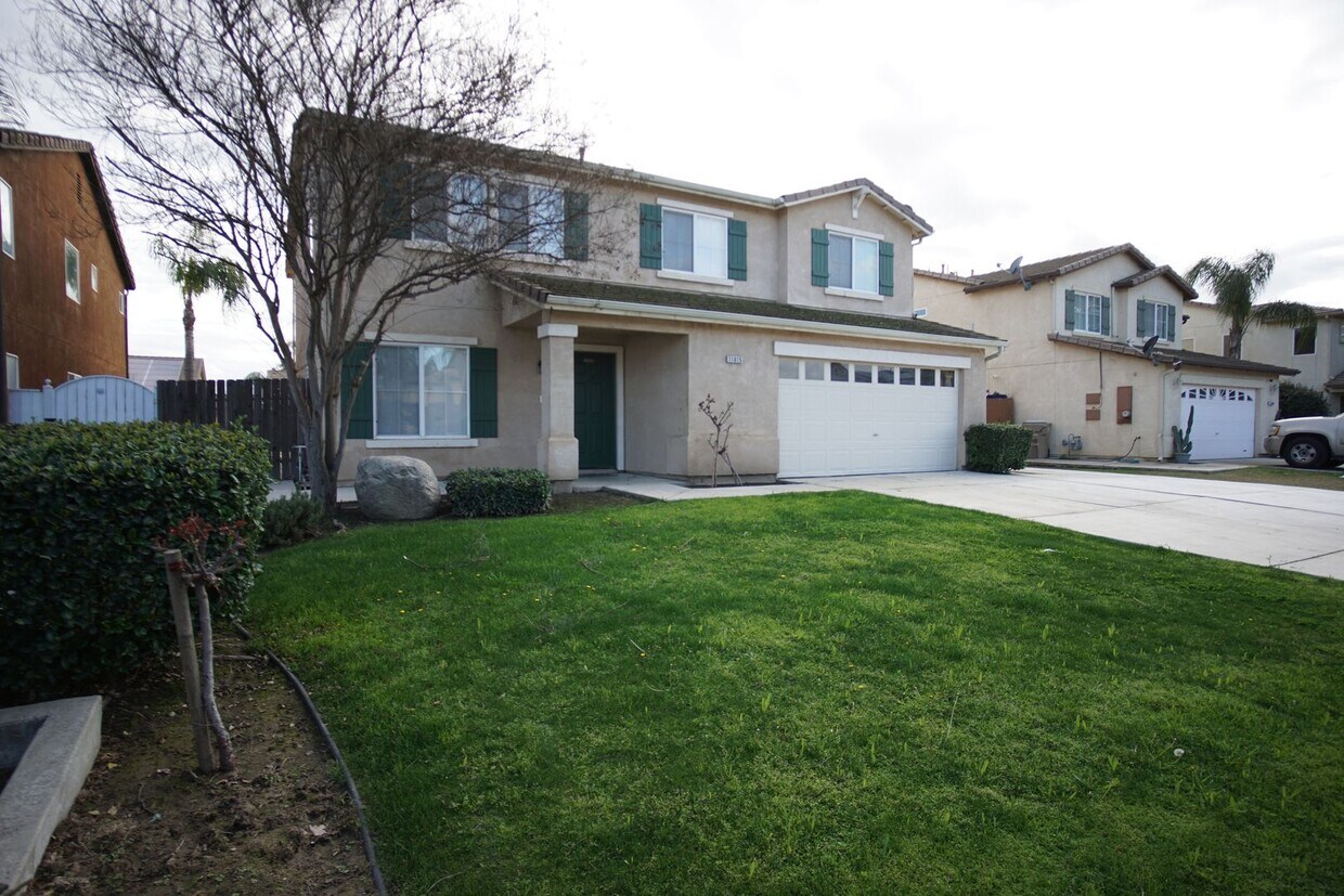 Spacious Home off of Panama and Buena Vista House Rental in