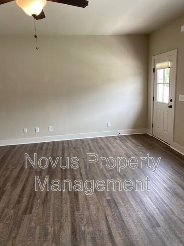 Building Photo - 185 Highlands Hl Dr