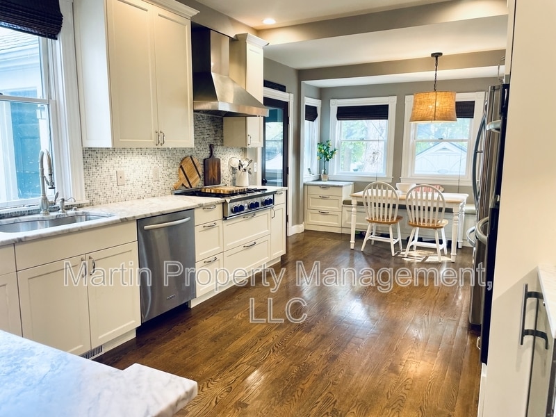 Photo - 140 Church Street,