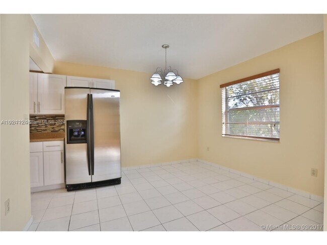 Foto del edificio - 1221 SW 122nd Ave