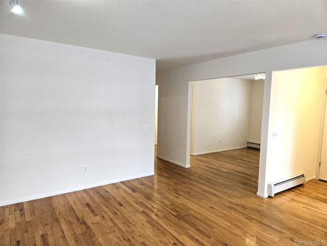 Building Photo - 90 Graywood Rd