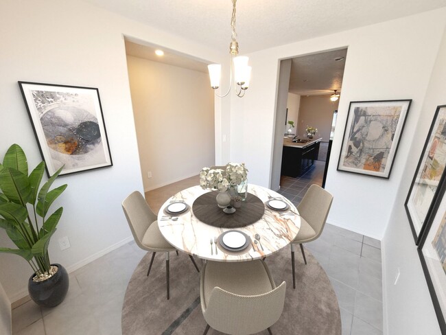 Building Photo - 3 bed 2 bath home in Huning Ranch! Newly B...