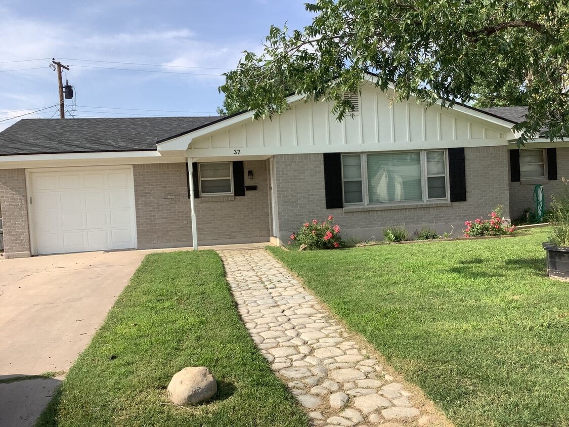 Primary Photo - 37 Del Norte Dr