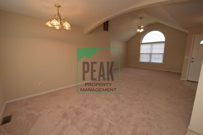 Foto del edificio - Home For Rent In Monett