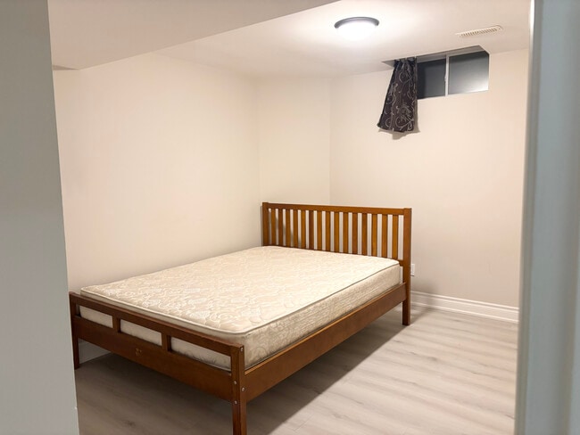 Building Photo - 2 BED - 2 BATH - MISSISSAUGA - BASEMENT