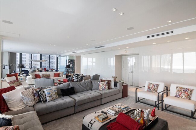 Foto del edificio - 19575 Collins Ave