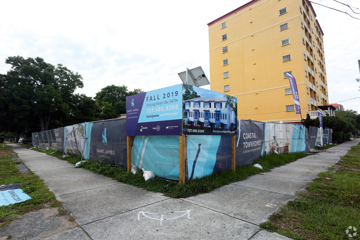 Primary Photo - Tuxedo Townhomes