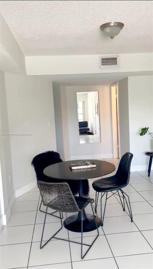 Foto del edificio - 2600 Collins Ave