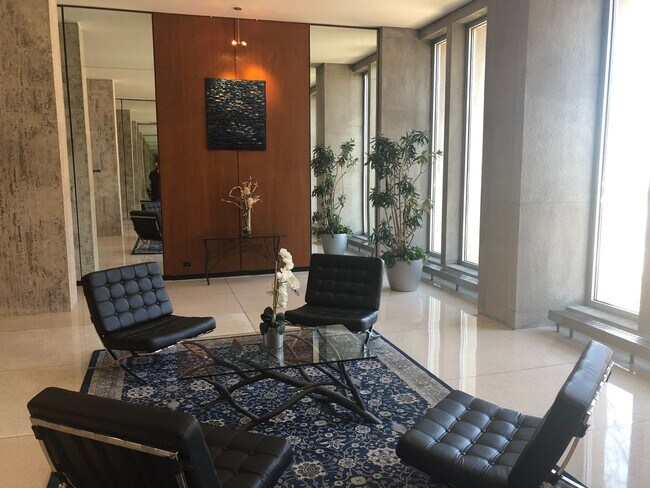 Foto del edificio - Newly Renovated, 1 Bed/1Bath Unit with Stu...