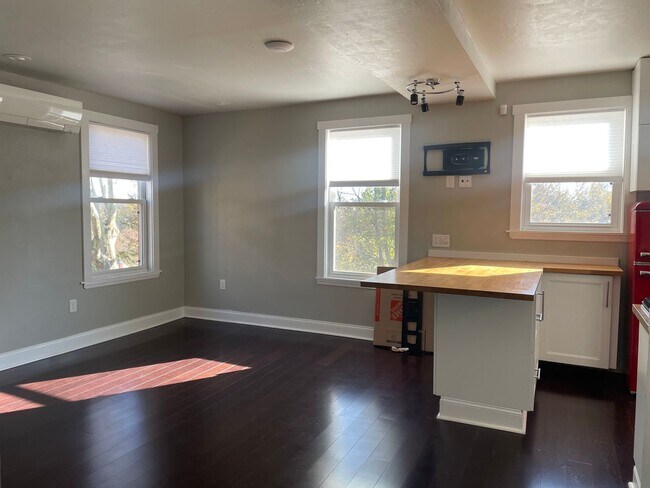 Photo - Two unit building with shared laundry and entryway Townhome