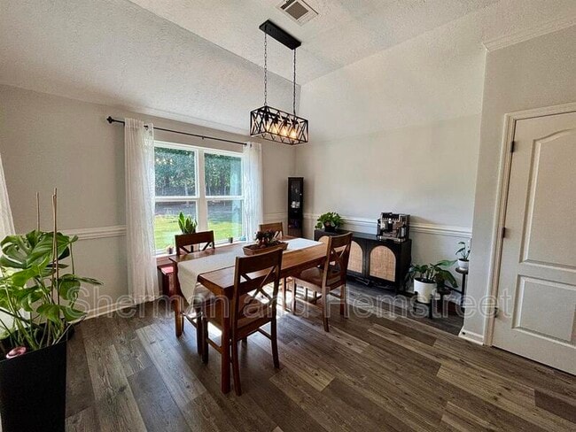 Building Photo - 3284 Alexandria Dr