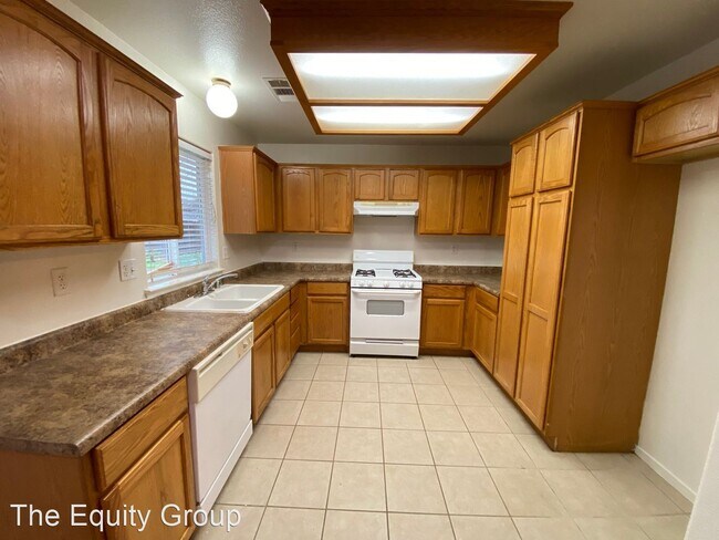 Foto del edificio - 4 br, 2 bath House - 241 White St