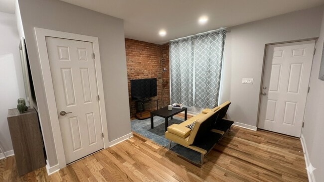 Foto del edificio - 1635 Lecount St