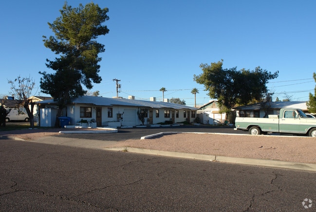 Building Photo - 513 E Hatcher Rd