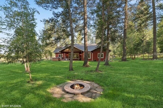 Foto del edificio - Stunning Columbia Falls Home w/horse pasture