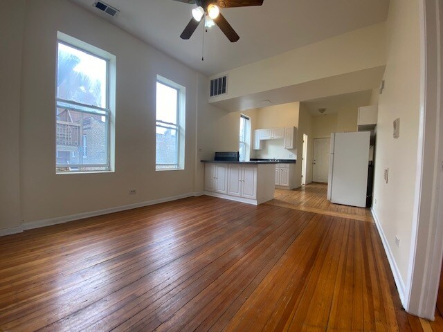 Foto del edificio - 1532 N Western Ave