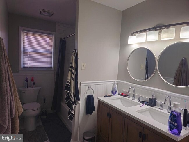 Building Photo - 12 Fairmount Dr