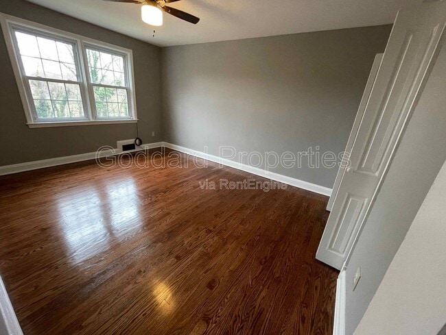 Building Photo - 5916 Northwood Dr