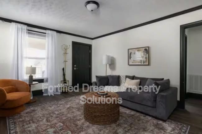 Building Photo - 724 S Broad St