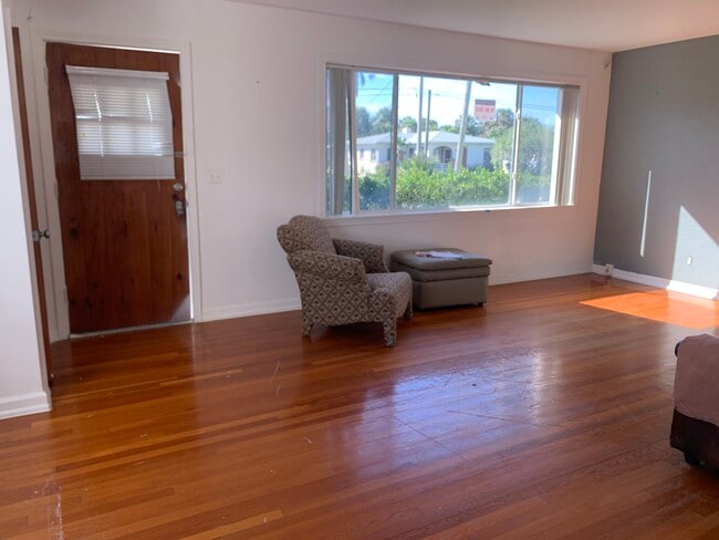 Foto del edificio - 485 Golf Blvd