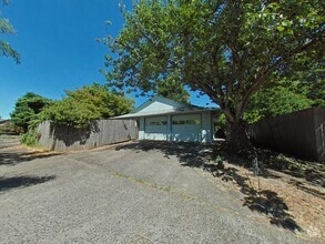Building Photo - 1109 SE Bell Ave