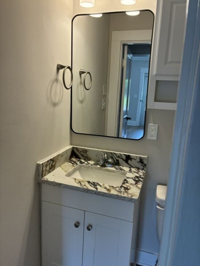 Building Photo - Adorable one bed, one bath!!!