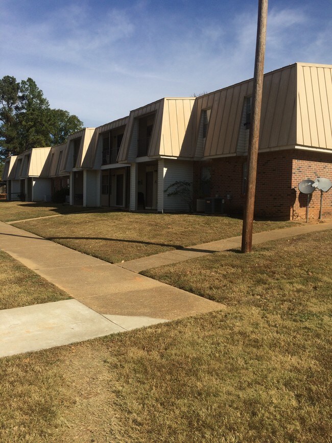 Springhill Apartments in Berry, AL