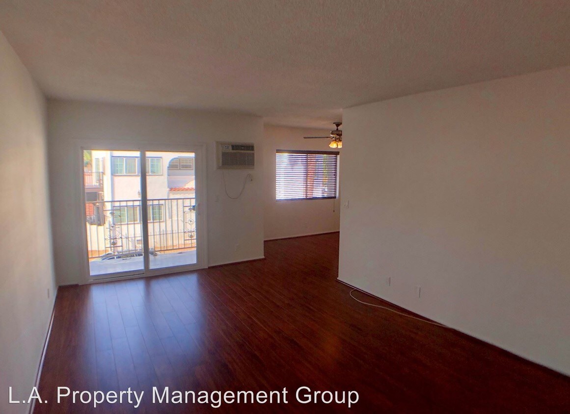 Foto principal - 8208 Romaine St
