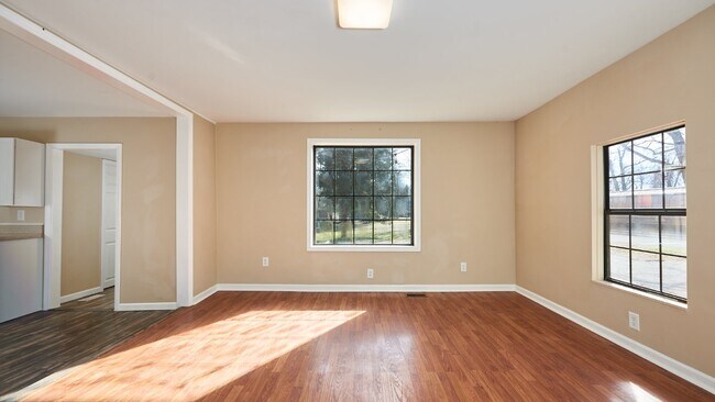 Foto del edificio - Coming Soon: 3BR, 2BA house in the county....