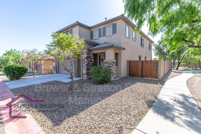 Building Photo - 944 N Silverado