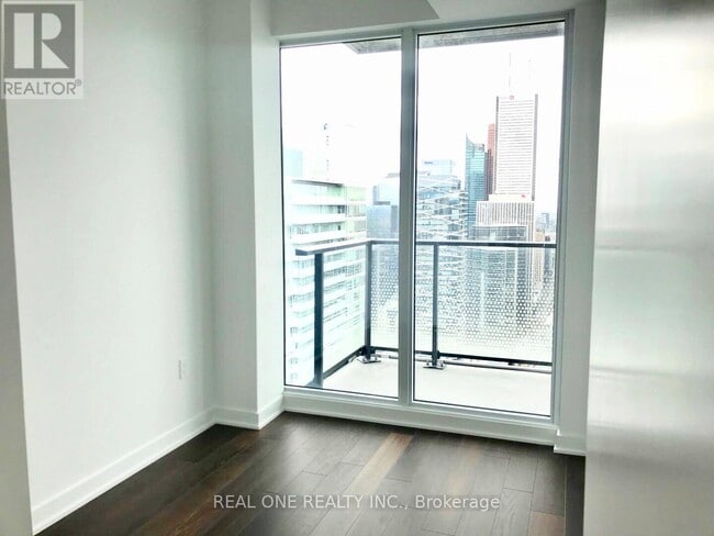 Building Photo - 125 Blue Jays Way