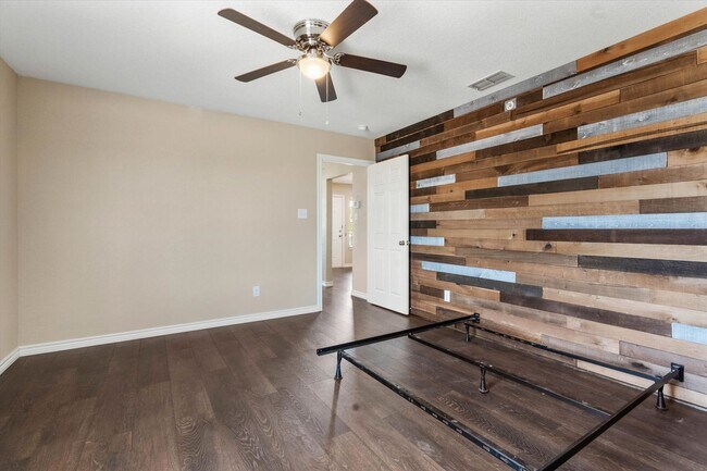 Foto del edificio - 1406 Courtney Pl