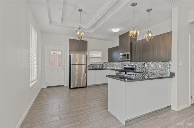Building Photo - 13 N Alexandrite Ave