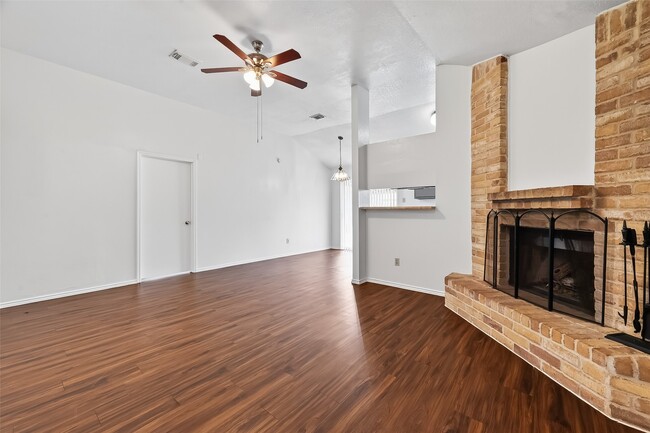 Building Photo - 9131 Goodmeadow Dr