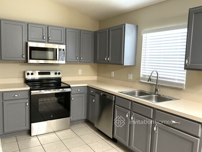 Building Photo - 12326 Cedarfield Dr