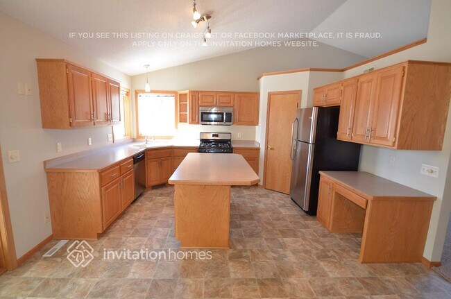 Building Photo - 930 118th Ln NE