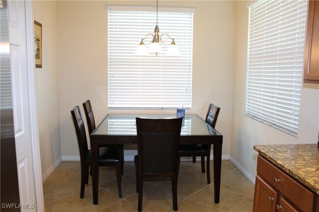 Building Photo - 9735 Acqua Ct