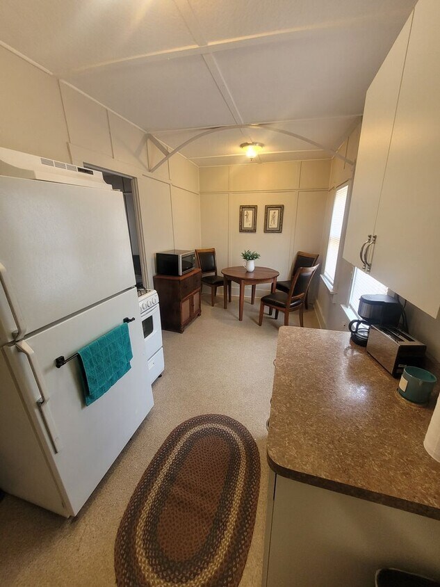 1506 1/2 Palmer St Unit 3, Miles City, MT 59301 Room for Rent in