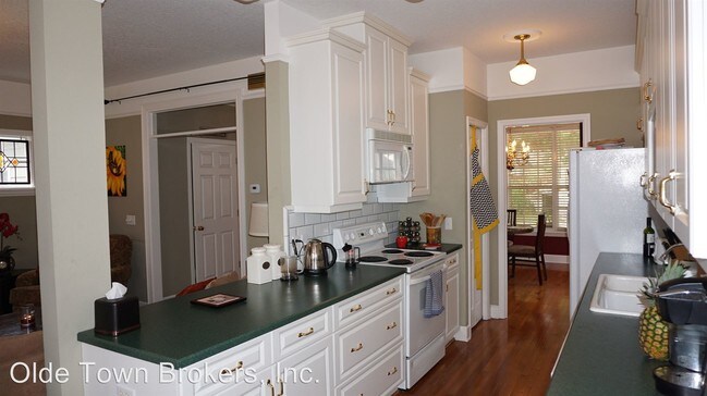 Building Photo - 3 br, 2 bath House - 25 N. Thornton Ave