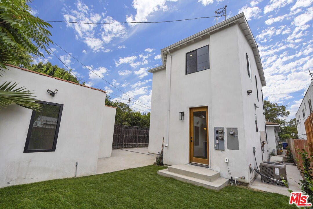 Primary Photo - 3306 Casitas Ave