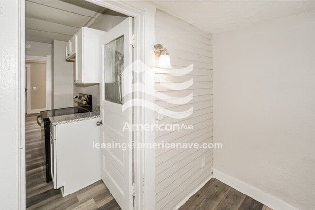 Building Photo - 1735 Joffre Ave