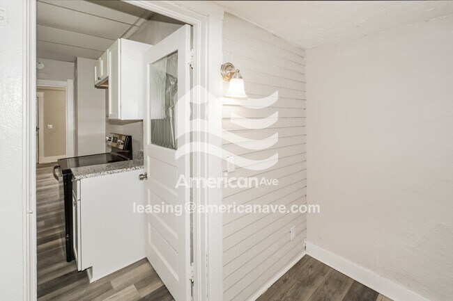 Foto del edificio - 1735 Joffre Ave