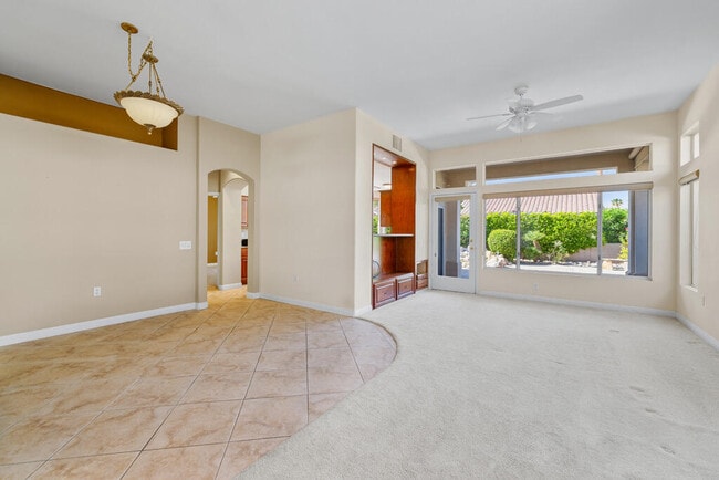 Foto del edificio - 78326 Moongold Rd