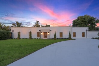 Building Photo - 391 W Riverside Dr
